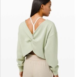 Lululemon Twist Back to Front pullover Green Fern
